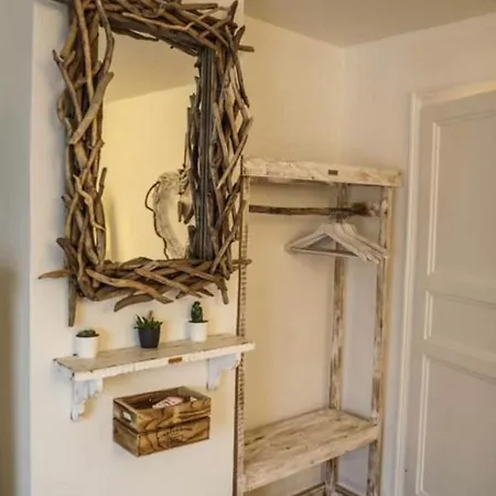 La Maison Du Bois Flotte Holiday home *